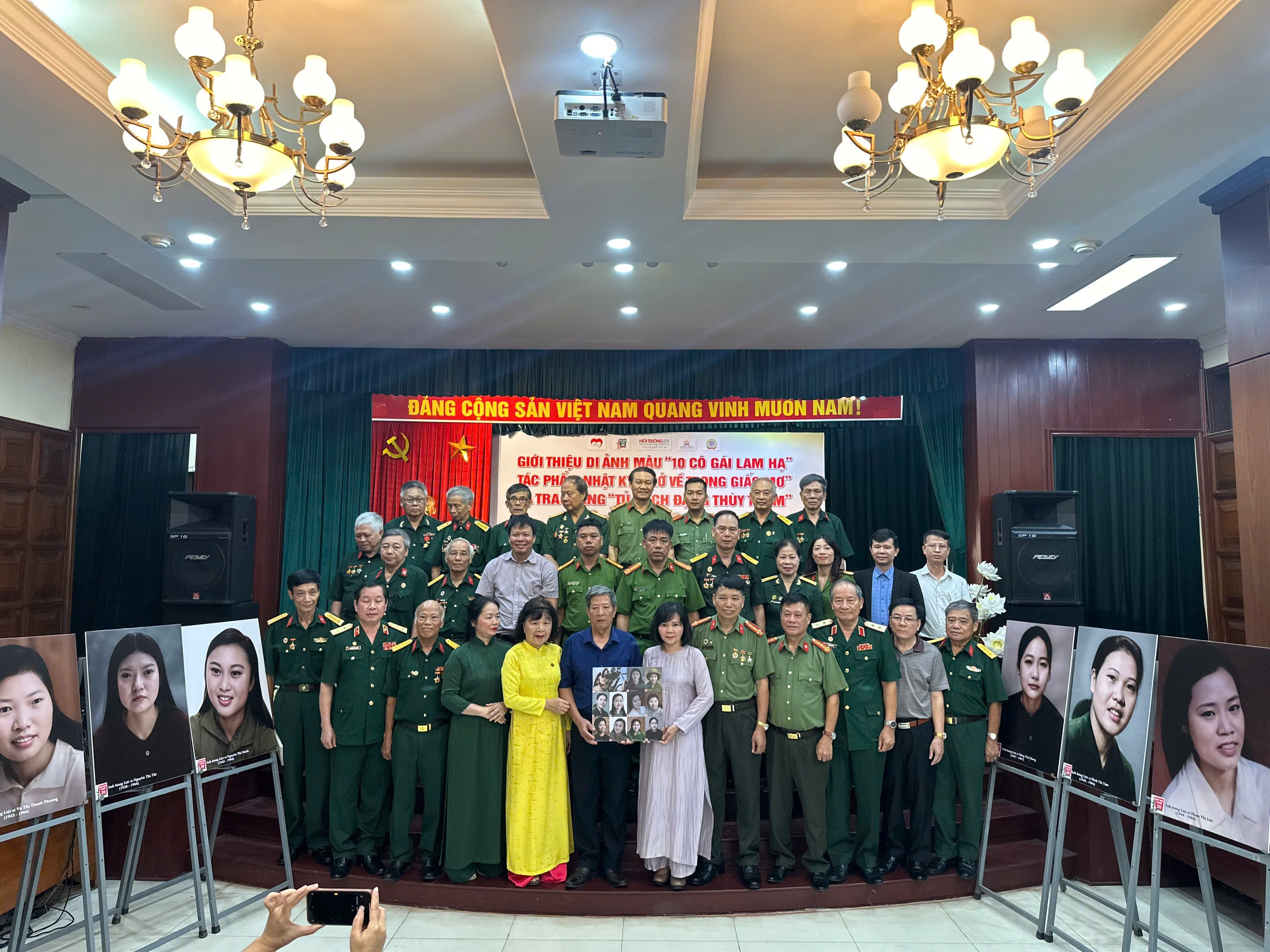 Tri ân, tôn vinh sự hy sinh của 10 nữ anh hùng liệt sĩ dân quân Lam Hạ